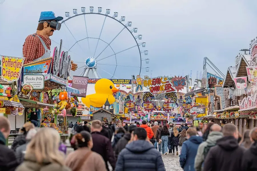 The Freimarkt fairground and big wheel